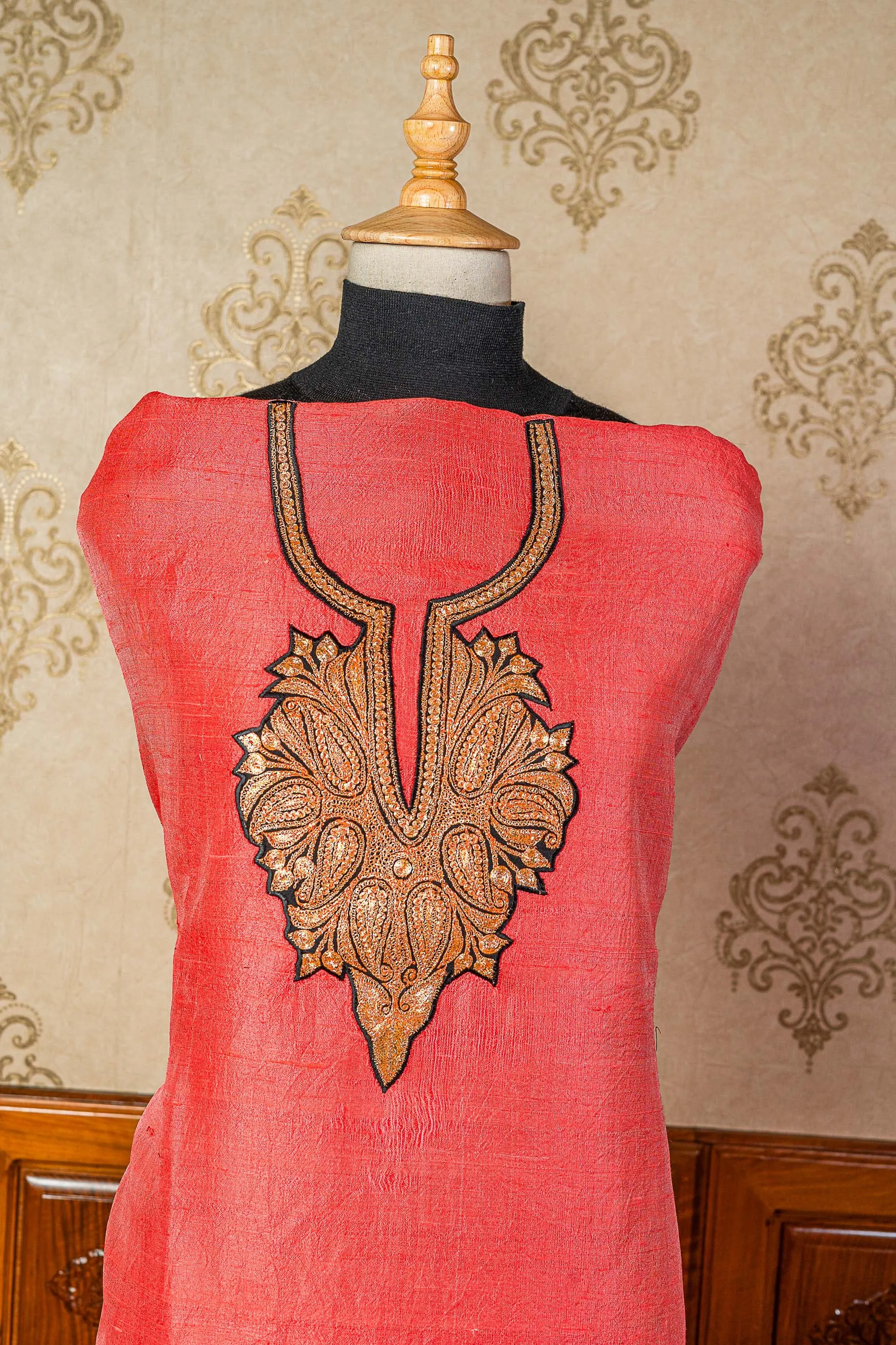 Elegance Redefined: Tilla Embroidered Kashmiri Suit in Pink