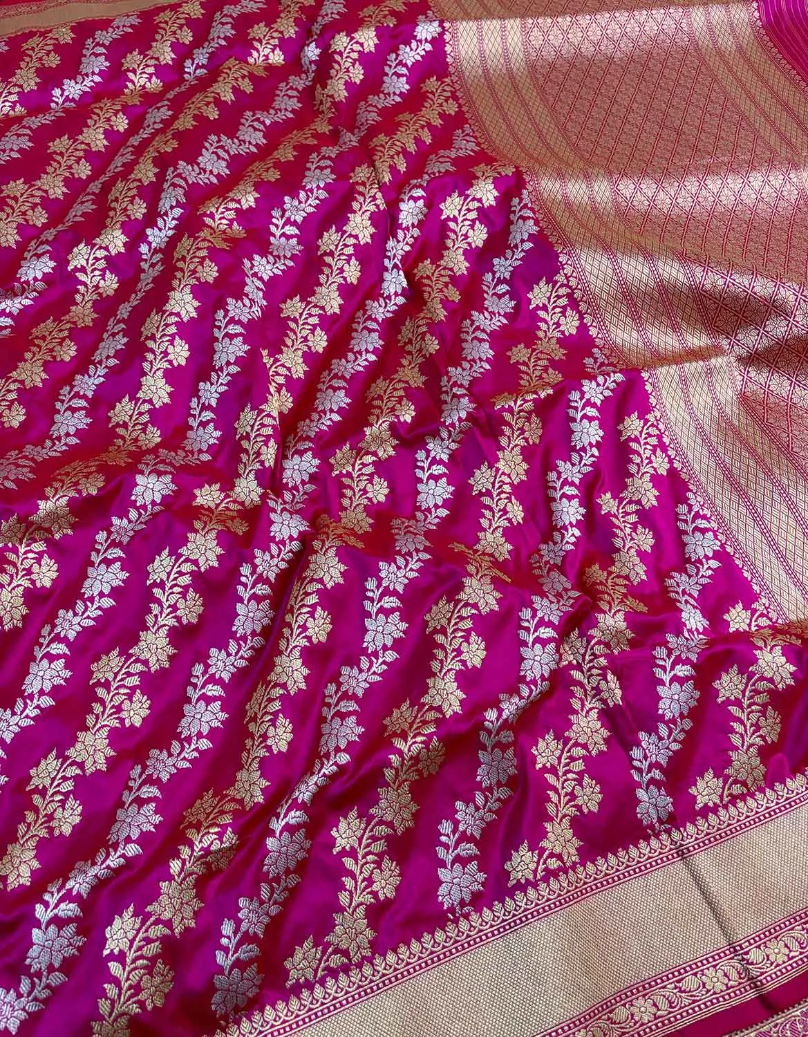 Exquisite Pink Banarasi Handloom Pure Katan Silk Sona Roopa Saree