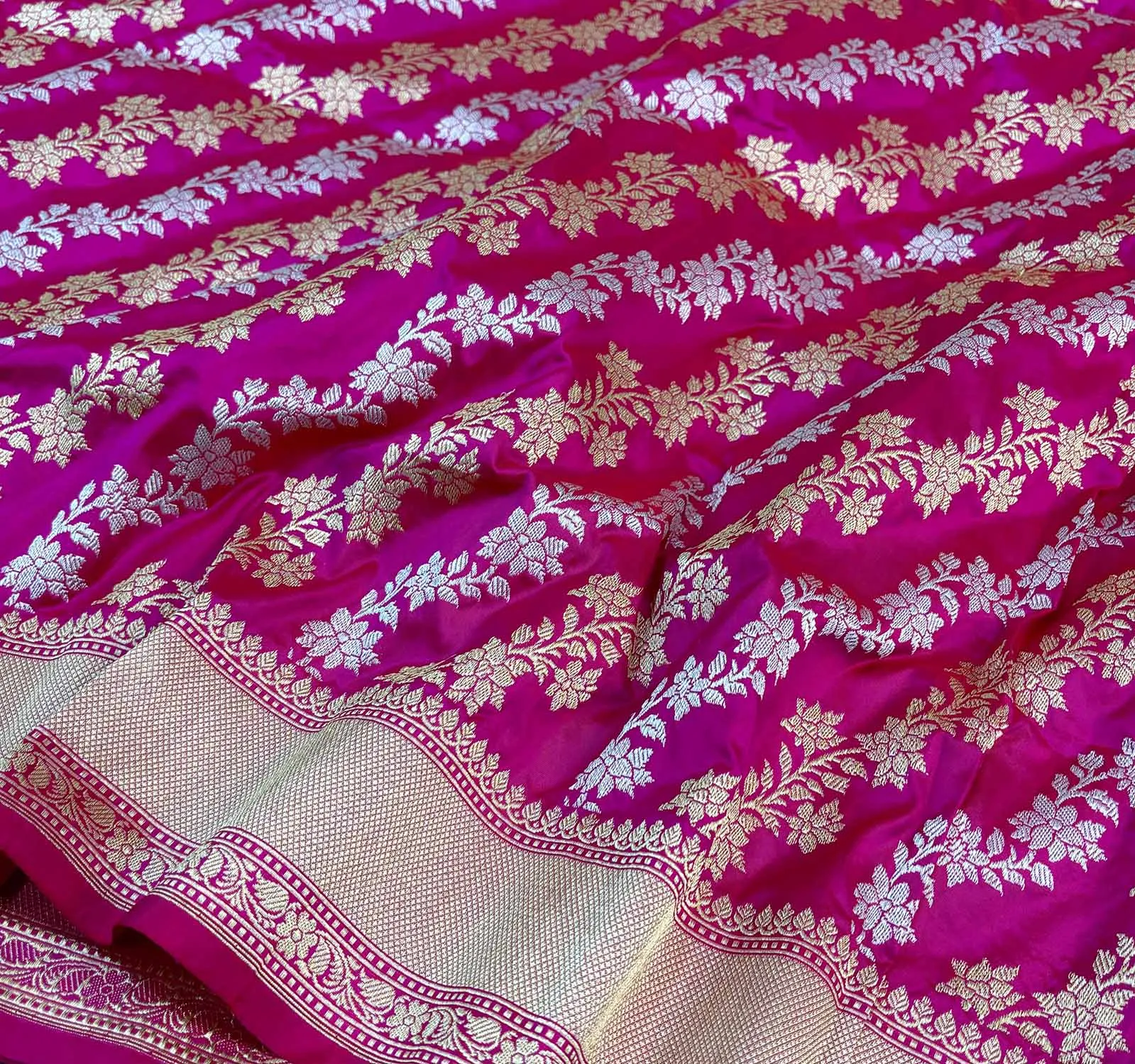 Exquisite Pink Banarasi Handloom Pure Katan Silk Sona Roopa Saree