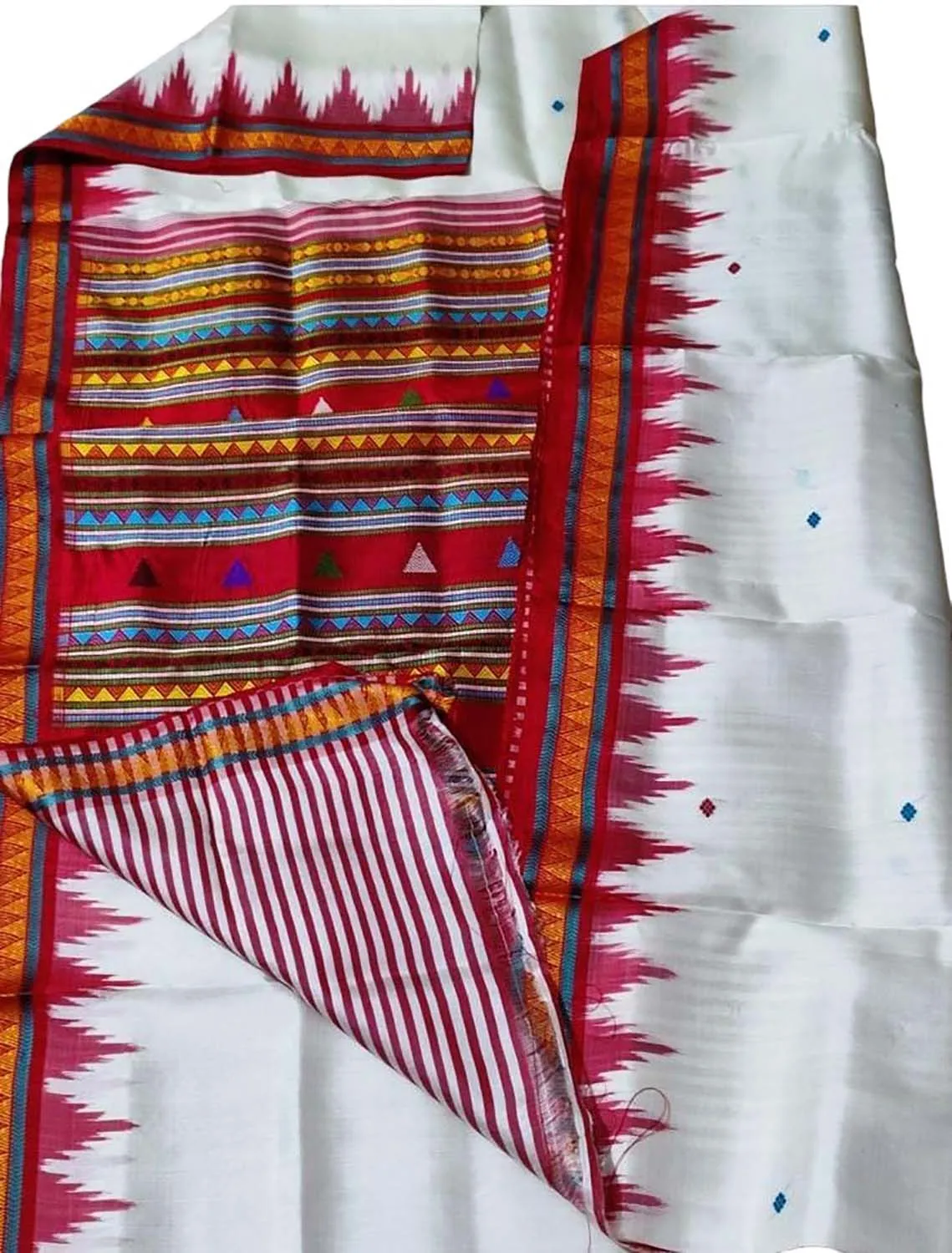 Pure Silk White Sambalpuri Handloom Ikat Saree: Traditional Elegance